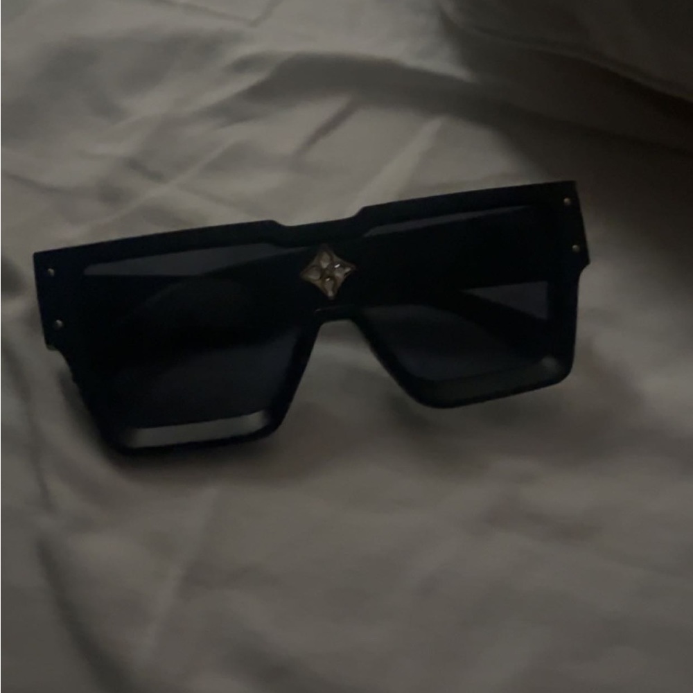 Louis Vuitton Cyclone Shades Black